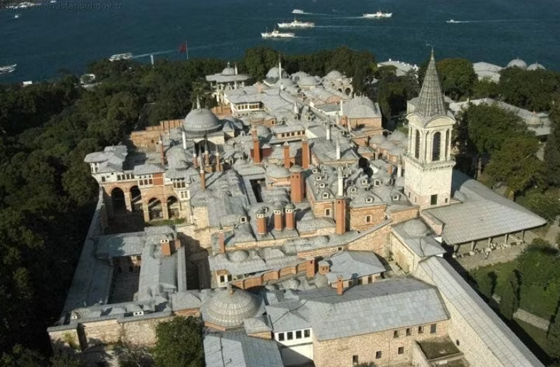 Эффект ложной ностальгии: когда Серкан Болат становится реальностью